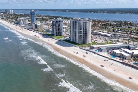Condo in Daytona Beach Shores, Florida, 2 bedrooms  № 1810649 - photo 27