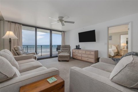 Condo in Daytona Beach Shores, Florida, 2 bedrooms  № 1810649 - photo 10