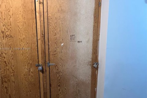 Condo in North Miami, Florida, 1 bedroom № 1991070 - photo 14