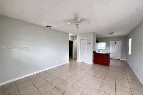 Дом в Дания-Бич, Флорида 2 спальни, 76.64м2 № 2058393