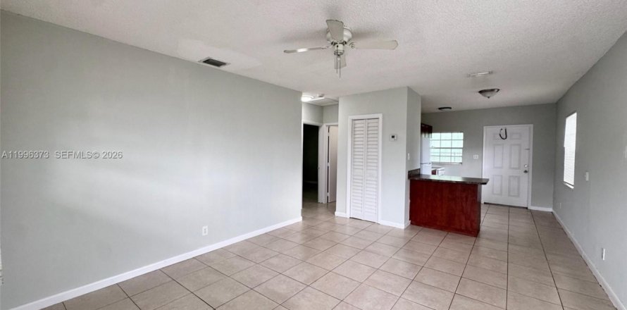 Дом в Дания-Бич, Флорида 2 спальни, 76.64м2 № 2058393