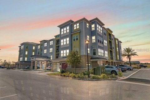 Condo in Orlando, Florida, 2 bedrooms  № 1680074 - photo 1