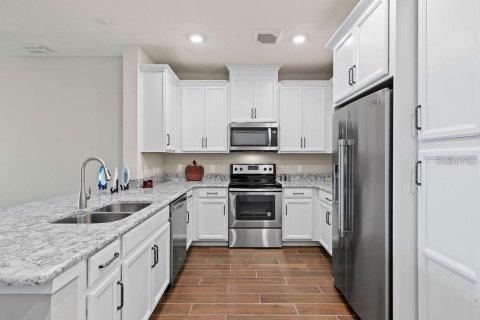 Condo in Orlando, Florida, 2 bedrooms  № 1680074 - photo 3