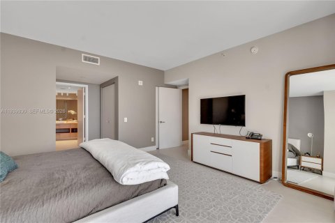 Condo in Hollywood, Florida, 3 bedrooms  № 2059986 - photo 14