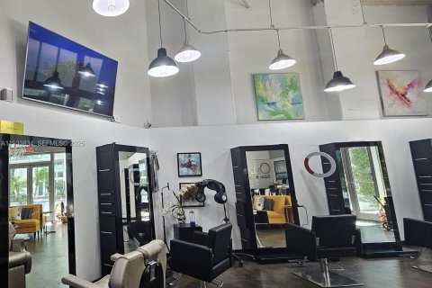 Купить коммерческую недвижимость в Майами, Флорида № 2035201 - фото 3