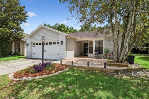 House in Casselberry, Florida 2 bedrooms, 122.17 sq.m. № 2273067