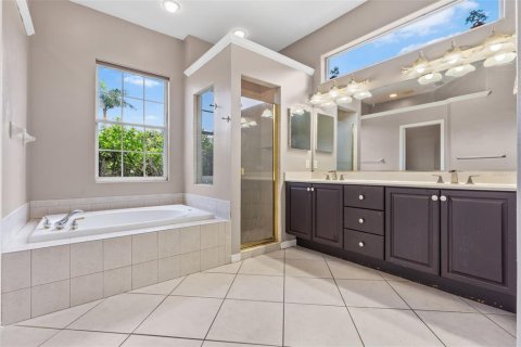 House in Parrish, Florida 4 bedrooms, 246.47 sq.m. № 1801827 - photo 27