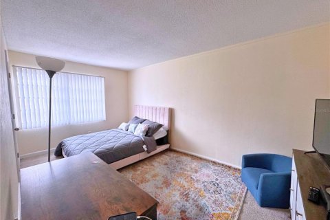 Condominio en venta en Gainesville, Florida, 2 dormitorios, 79.25 m2 № 1770083 - foto 5