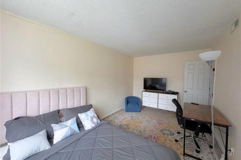Condominio en venta en Gainesville, Florida, 2 dormitorios, 79.25 m2 № 1770083 - foto 6