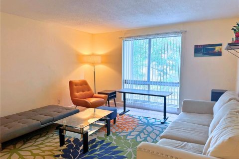 Condominio en venta en Gainesville, Florida, 2 dormitorios, 79.25 m2 № 1770083 - foto 3
