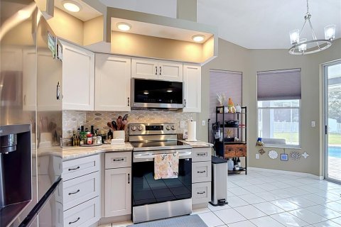 House in Spring Hill, Florida 3 bedrooms, 205.5 sq.m. № 2394108 - photo 22