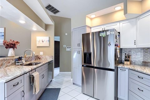House in Spring Hill, Florida 3 bedrooms, 205.5 sq.m. № 2394108 - photo 20