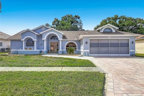 House in Spring Hill, Florida 3 bedrooms, 205.5 sq.m. № 2394108