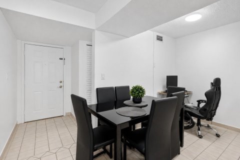 Condominio en venta en Pembroke Pines, Florida, 2 dormitorios, 94.39 m2 № 2243025 - foto 5