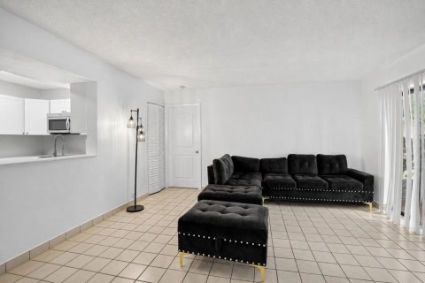 Condominio en venta en Pembroke Pines, Florida, 2 dormitorios, 94.39 m2 № 2243025 - foto 12