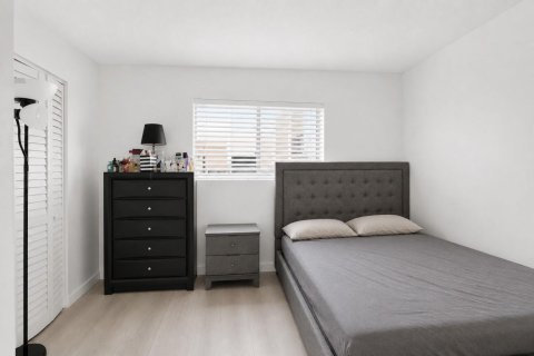 Condominio en venta en Pembroke Pines, Florida, 2 dormitorios, 94.39 m2 № 2243025 - foto 13