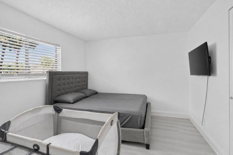 Condominio en venta en Pembroke Pines, Florida, 2 dormitorios, 94.39 m2 № 2243025 - foto 15