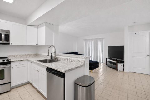 Condominio en venta en Pembroke Pines, Florida, 2 dormitorios, 94.39 m2 № 2243025 - foto 9