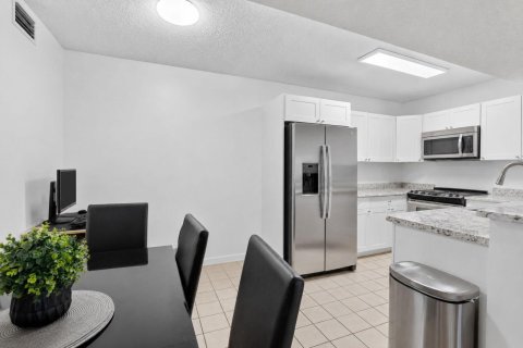 Condominio en venta en Pembroke Pines, Florida, 2 dormitorios, 94.39 m2 № 2243025 - foto 4