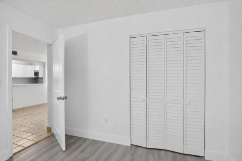 Condominio en venta en Pembroke Pines, Florida, 2 dormitorios, 94.39 m2 № 2243025 - foto 19
