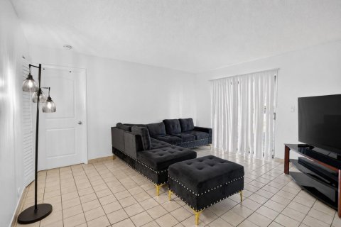 Condominio en venta en Pembroke Pines, Florida, 2 dormitorios, 94.39 m2 № 2243025 - foto 10