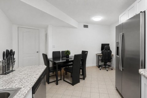 Condominio en venta en Pembroke Pines, Florida, 2 dormitorios, 94.39 m2 № 2243025 - foto 6