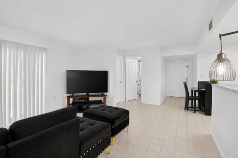 Condominio en venta en Pembroke Pines, Florida, 2 dormitorios, 94.39 m2 № 2243025 - foto 11
