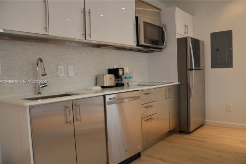 Condo in Miami Beach, Florida, 1 bedroom  № 2153053 - photo 9