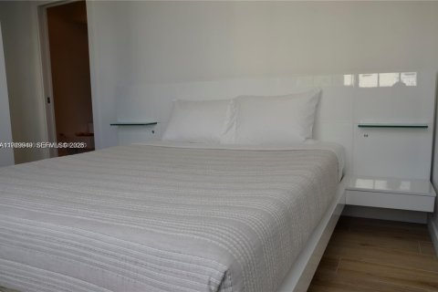 Condo in Miami Beach, Florida, 1 bedroom  № 2153053 - photo 17