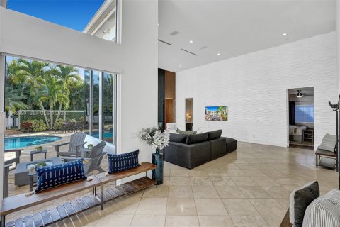 House in Plantation, Florida 9 bedrooms, 383.97 sq.m. № 2052783 - photo 11