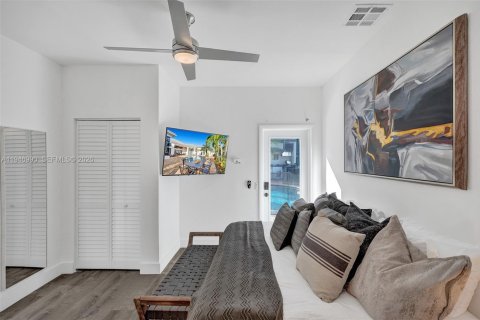 House in Plantation, Florida 9 bedrooms, 383.97 sq.m. № 2052783 - photo 28