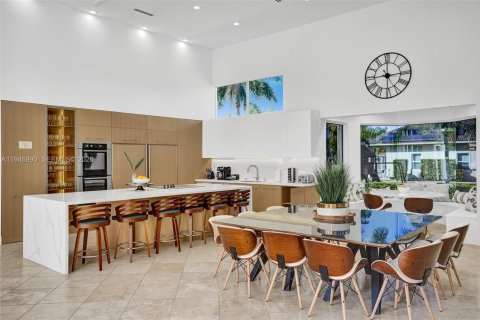 House in Plantation, Florida 9 bedrooms, 383.97 sq.m. № 2052783 - photo 14