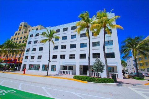 Condominio en alquiler en Miami Beach, Florida, 1 dormitorio, 50.17 m2 № 1929672 - foto 11