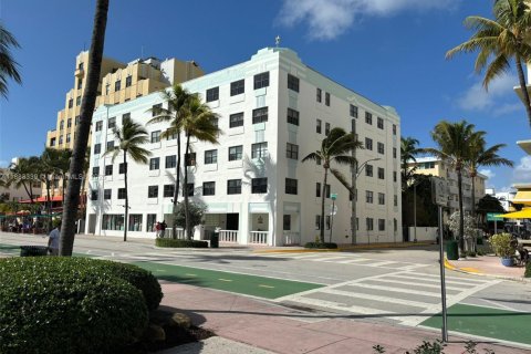 Condominio en alquiler en Miami Beach, Florida, 1 dormitorio, 50.17 m2 № 1929672 - foto 12