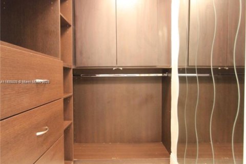 Condominio en alquiler en Miami Beach, Florida, 1 dormitorio, 50.17 m2 № 1929672 - foto 3