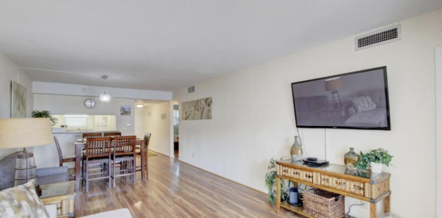 Condo in Fort Walton Beach, Florida, 2 bedrooms № 559144