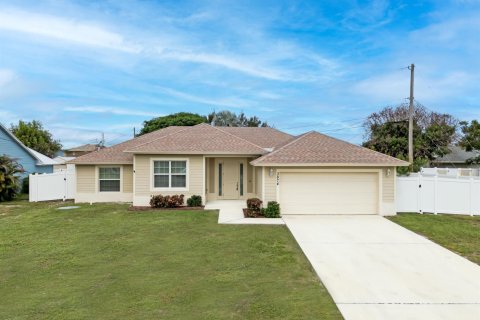 Villa ou maison à Port St. Lucie, Floride 4 chambres, 177.07 m2 № 2397768