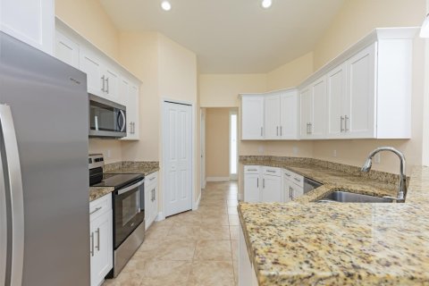 Villa ou maison à vendre à Port St. Lucie, Floride: 4 chambres, 177.07 m2 № 2397768 - photo 11