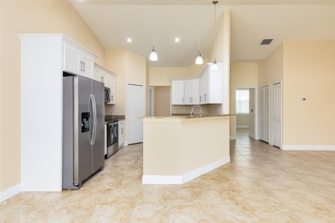 Villa ou maison à vendre à Port St. Lucie, Floride: 4 chambres, 177.07 m2 № 2397768 - photo 8
