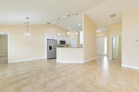 Villa ou maison à vendre à Port St. Lucie, Floride: 4 chambres, 177.07 m2 № 2397768 - photo 3
