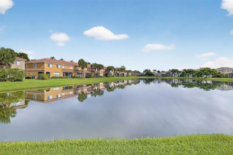 Adosado en venta en Cape Coral, Florida, 3 dormitorios, 162.02 m2 № 1919814 - foto 26