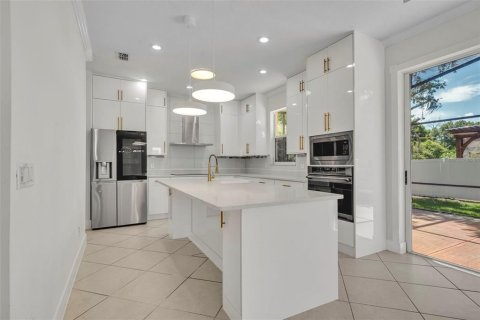 Villa ou maison à vendre à Orlando, Floride: 4 chambres, 267.56 m2 № 1869773 - photo 17