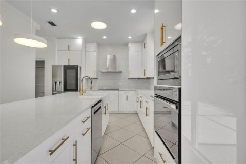 Villa ou maison à vendre à Orlando, Floride: 4 chambres, 267.56 m2 № 1869773 - photo 21