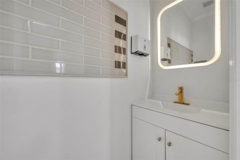 Villa ou maison à vendre à Orlando, Floride: 4 chambres, 267.56 m2 № 1869773 - photo 24