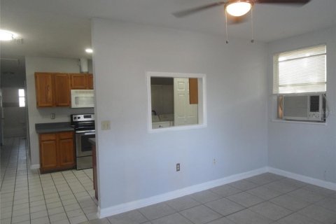 Apartment in Orlando, Florida 2 bedrooms, 72.65 sq.m. № 2266813 - photo 2
