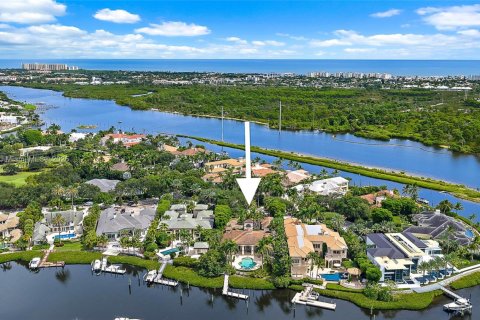 House in Jupiter, Florida 6 bedrooms, 650.41 sq.m. № 1932995 - photo 2