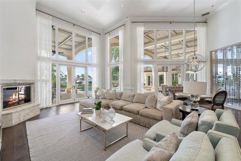 House in Jupiter, Florida 6 bedrooms, 650.41 sq.m. № 1932995 - photo 11