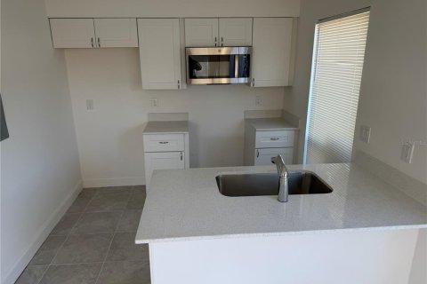 Commercial property in Ocala, Florida 4 bedrooms, 161.28 sq.m. № 2386435 - photo 4