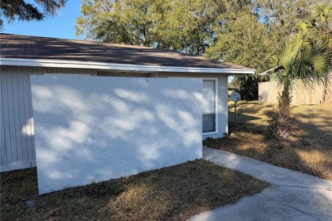 Commercial property in Ocala, Florida 4 bedrooms, 161.28 sq.m. № 2386435 - photo 2