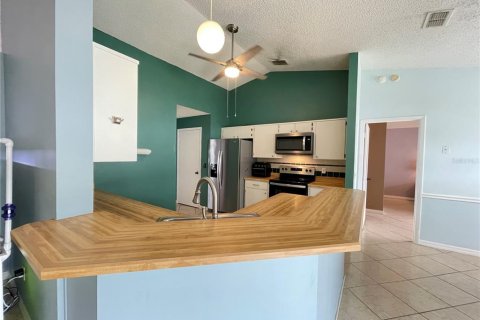 Villa ou maison à vendre à Kissimmee, Floride: 3 chambres, 151.99 m2 № 2236286 - photo 10